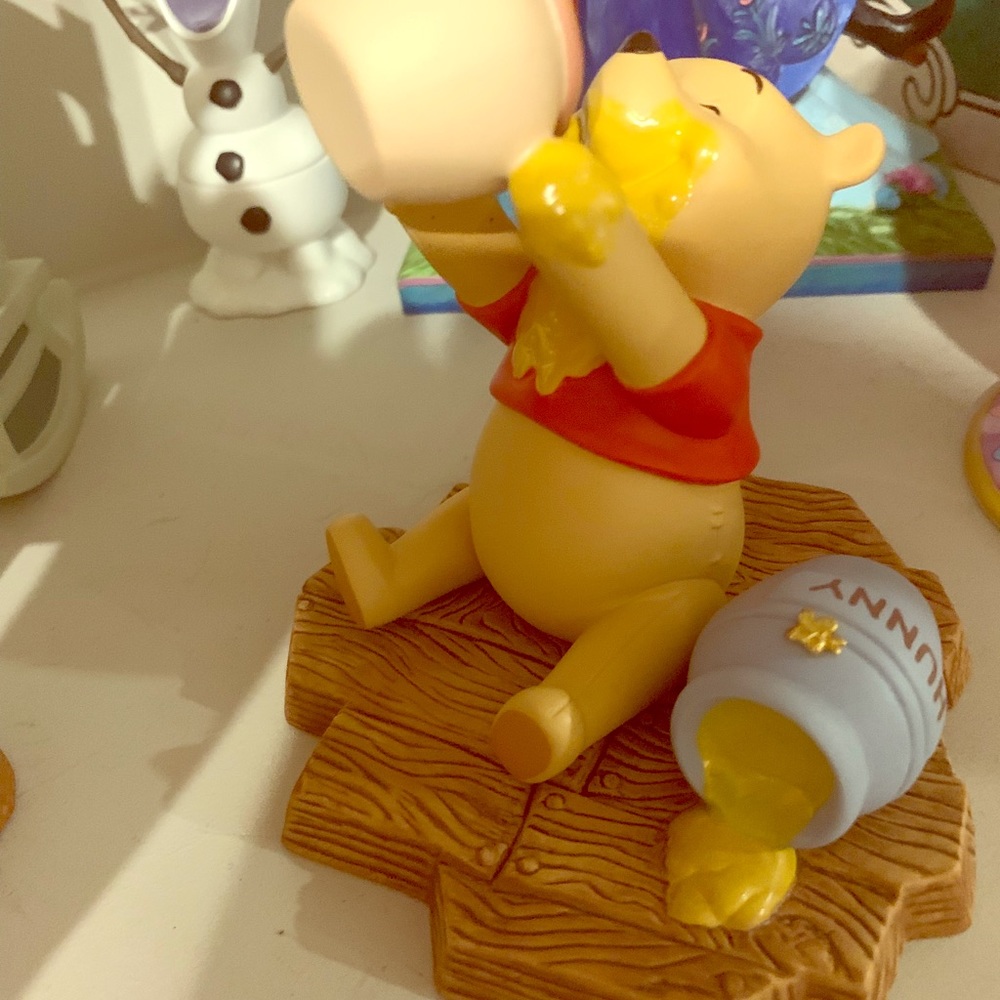 Pooh&Friends”life is sweet”statue limited edition